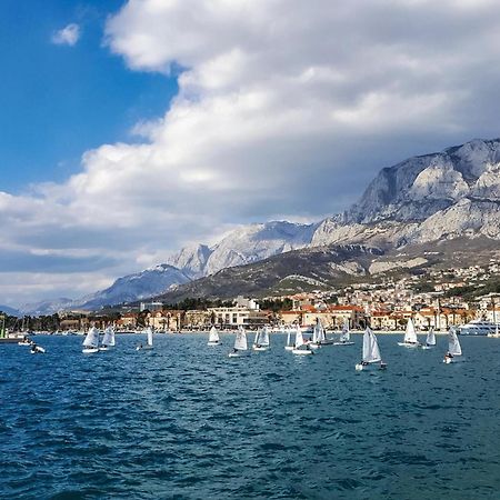 Lovely Apartment In Makarska With Kitchen ภายนอก รูปภาพ